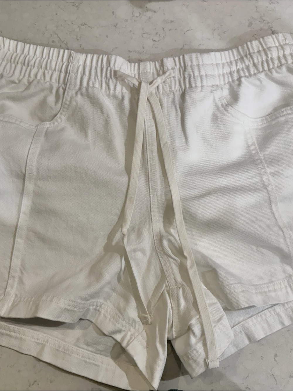 Women’s Universal Thread White Drawstring Athletic Shorts - Size Large